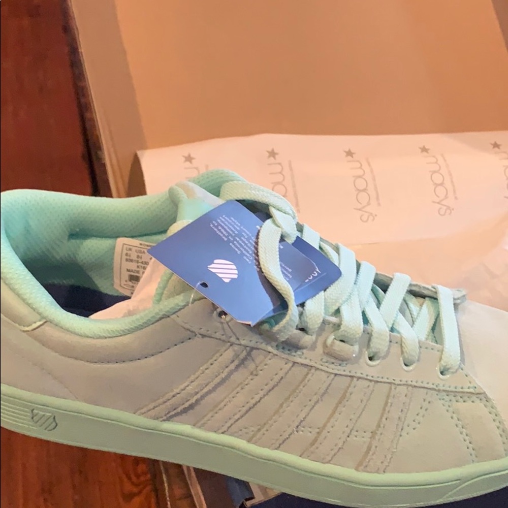 Brand new K-Swiss memory form sneakers.
